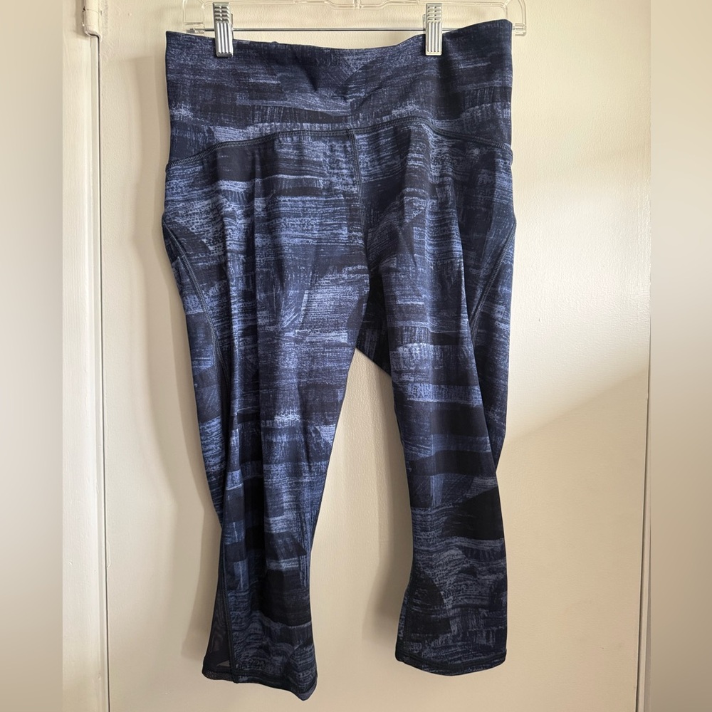 lululemon athletica Women’s Blue Patterned Athletic Capris, Size 10